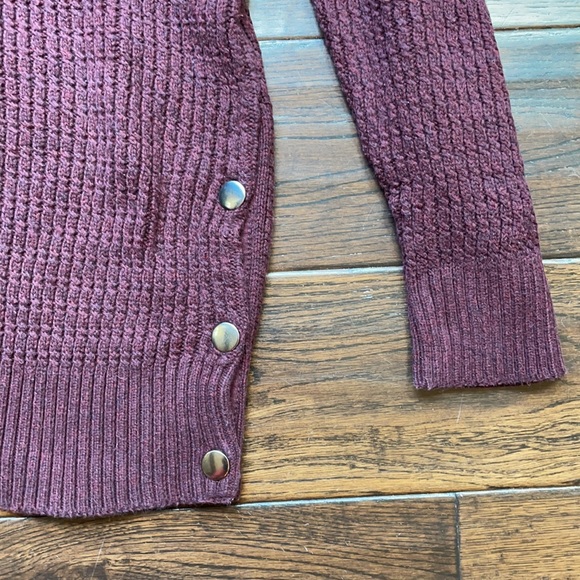 Artisan NY maroon distressed neckline button side - Picture 7 of 10